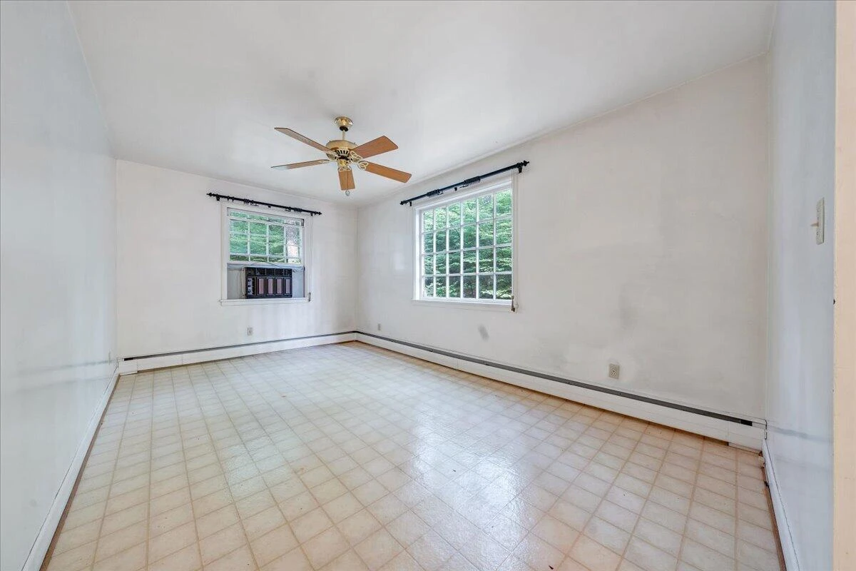 1009 Hardy RD - Photo 17