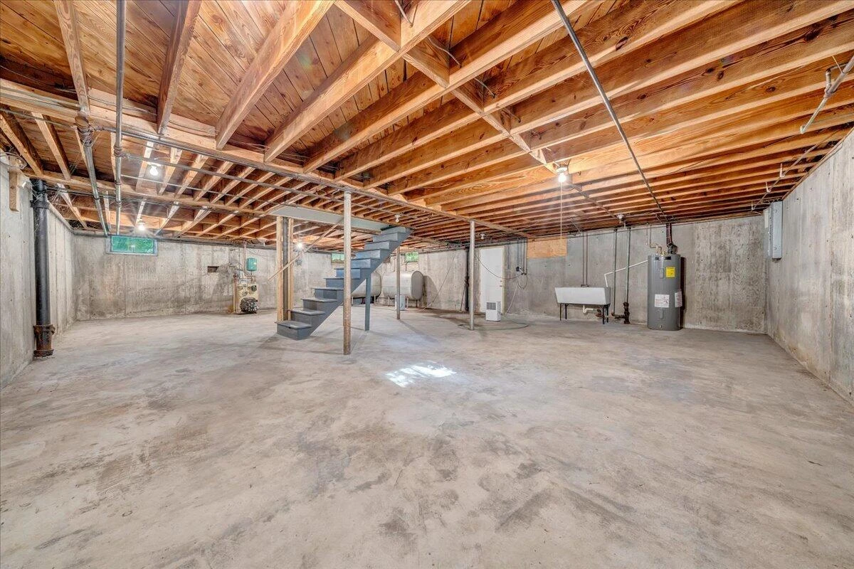 1009 Hardy RD - Photo 33