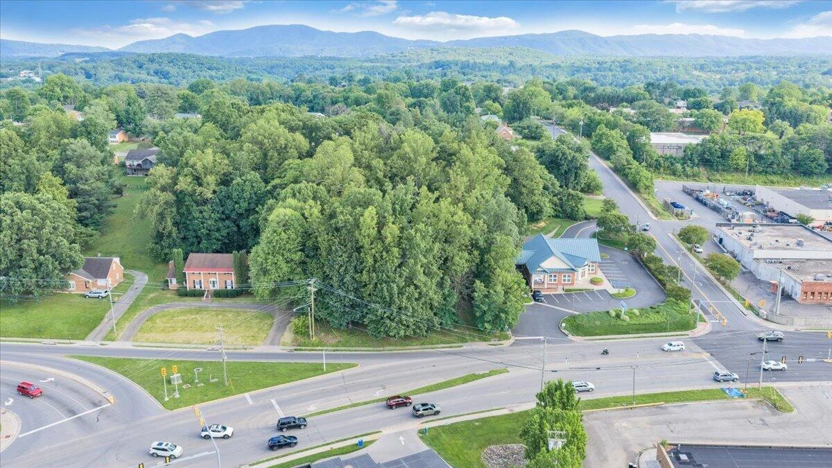 1009 Hardy RD - Photo 40