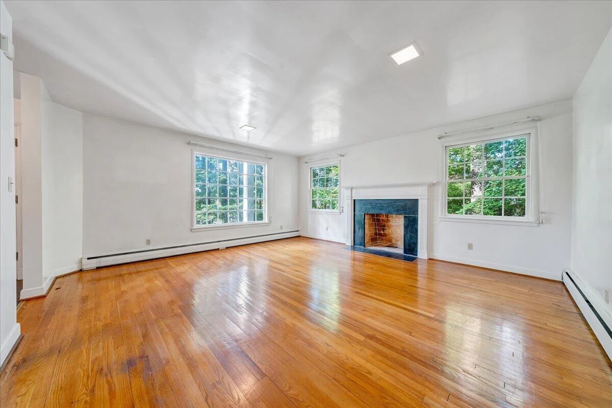 1009 Hardy RD - Photo 8