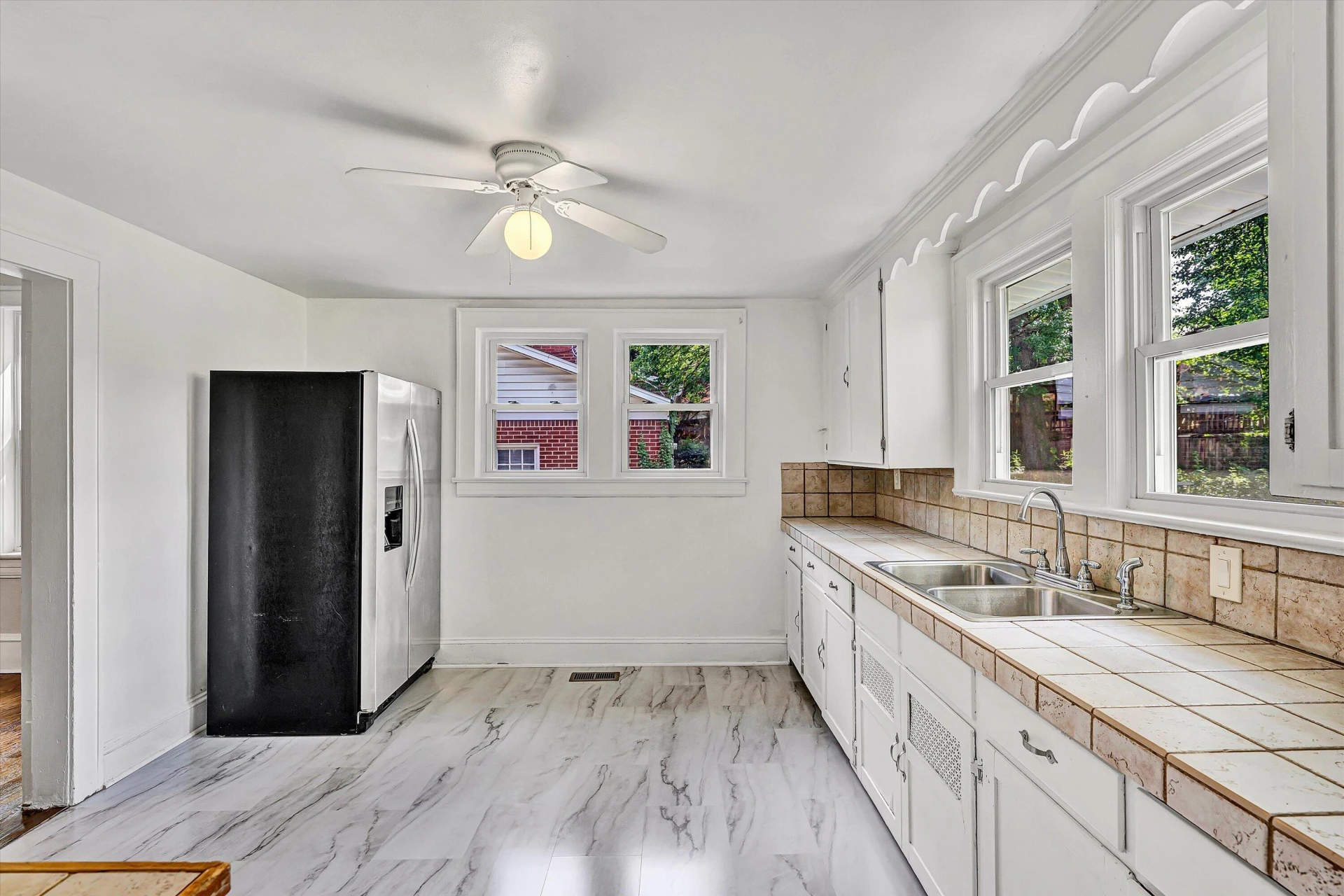 118 Lee AVE NE - Photo 11