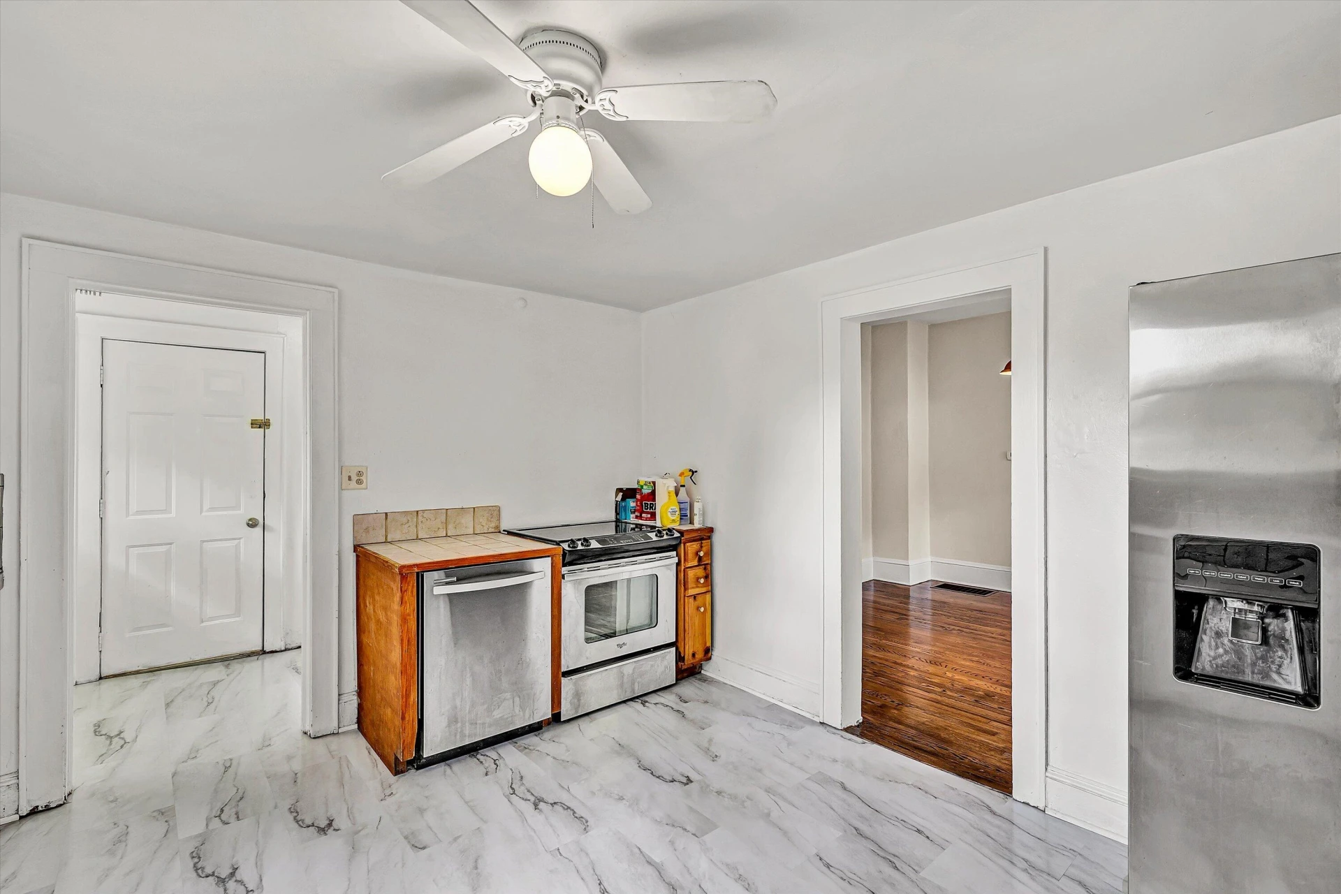 118 Lee AVE NE - Photo 12
