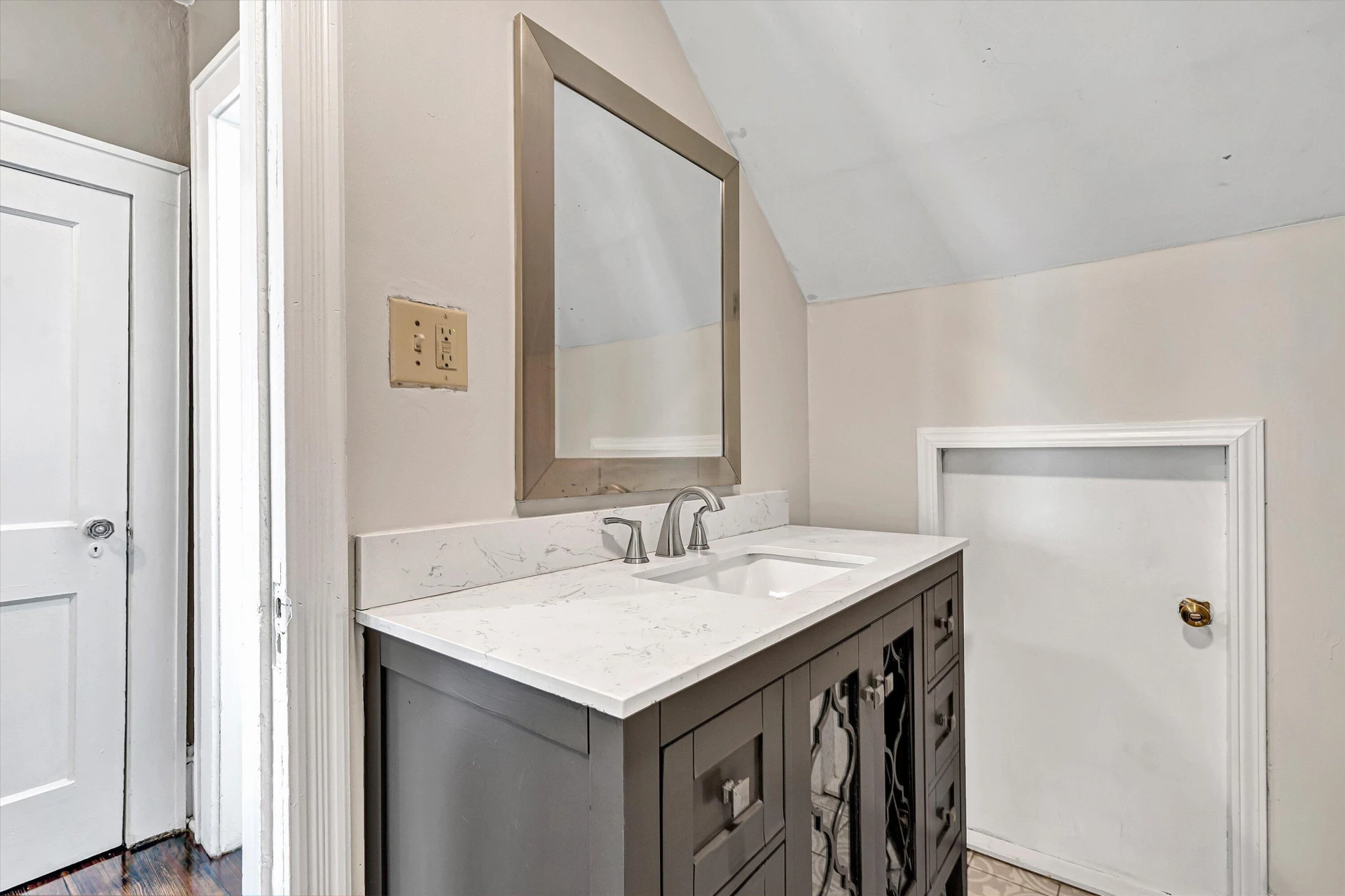 118 Lee AVE NE - Photo 17