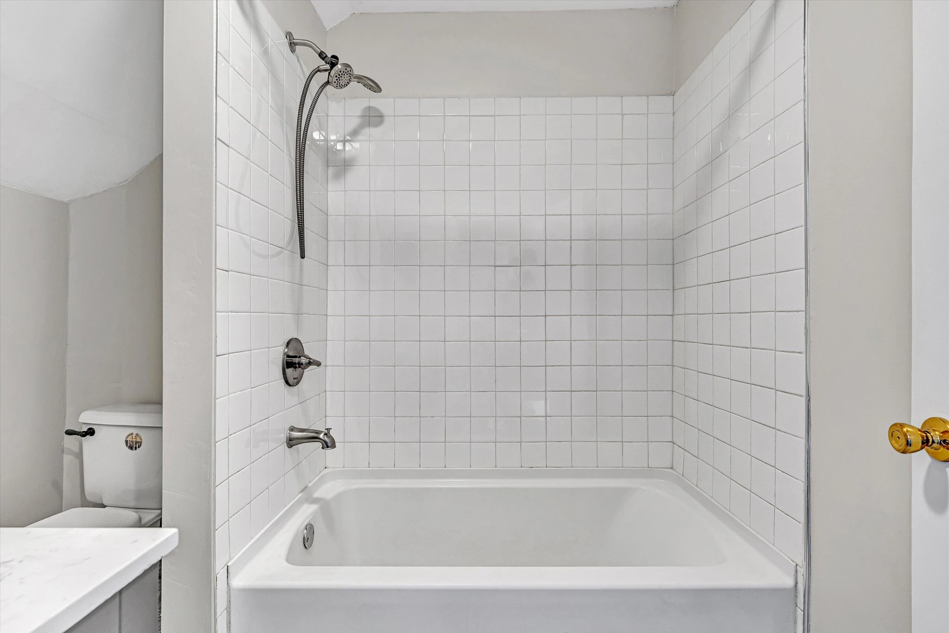 118 Lee AVE NE - Photo 18