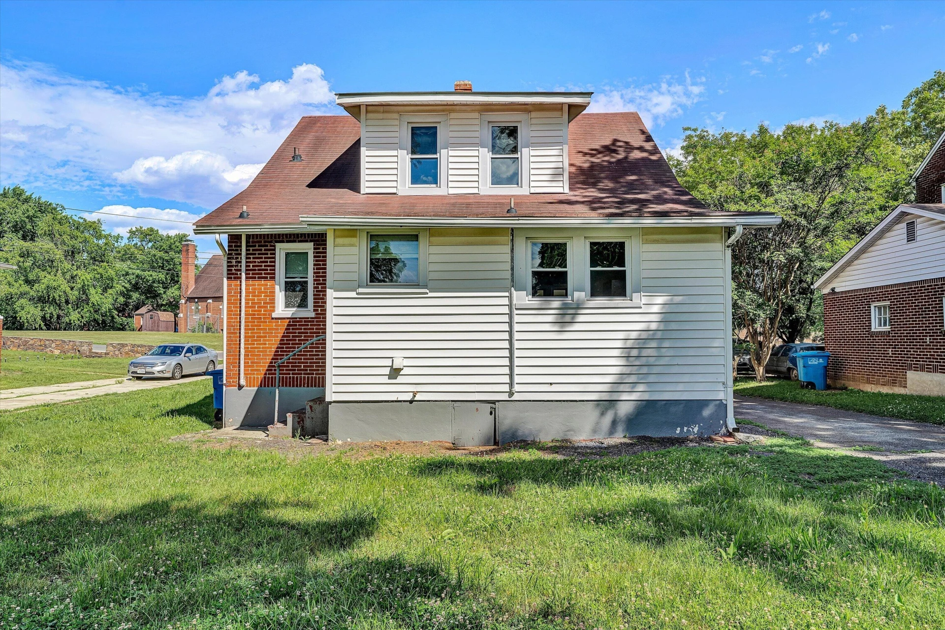118 Lee AVE NE - Photo 23