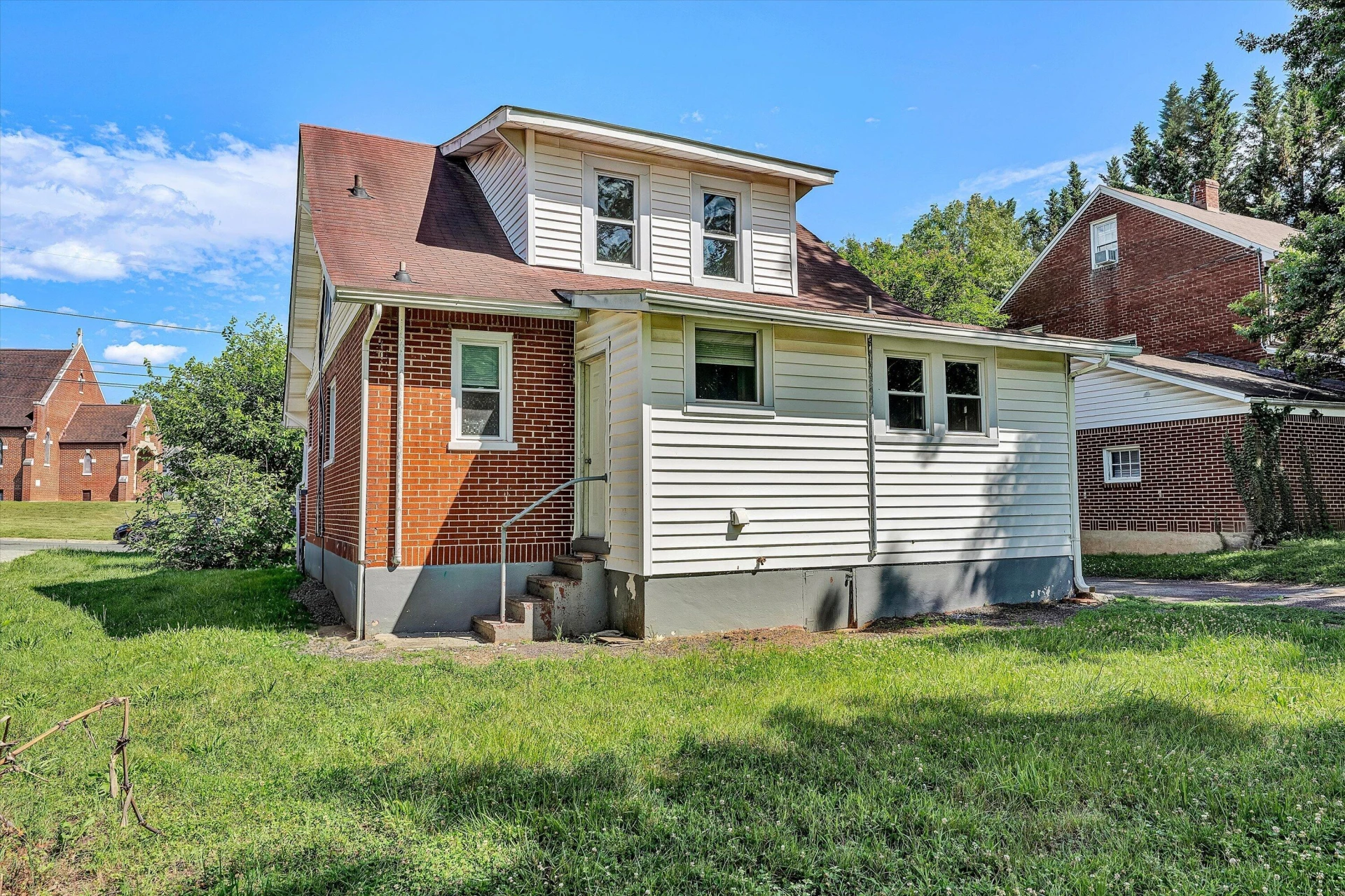 118 Lee AVE NE - Photo 24