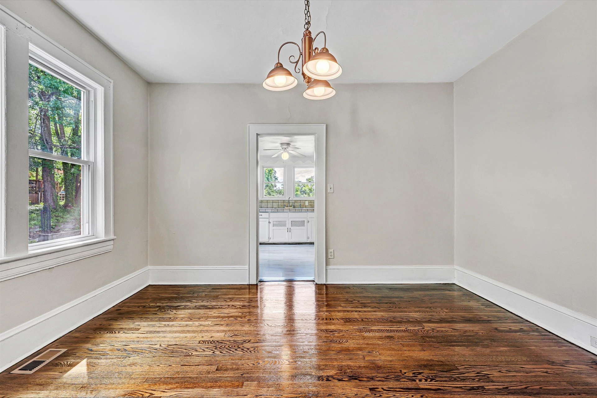 118 Lee AVE NE - Photo 9