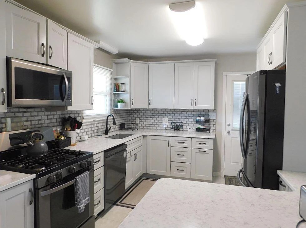 2846 Envoy DR - Photo 2