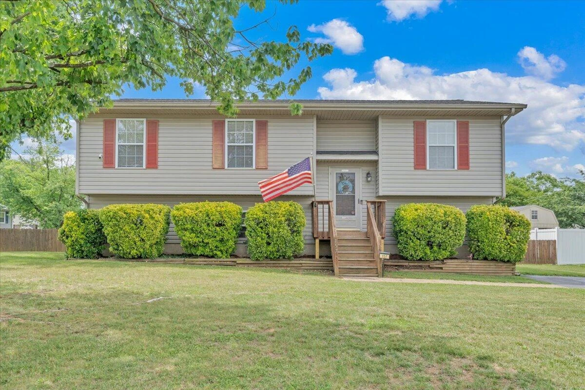 157 Clubhouse DR