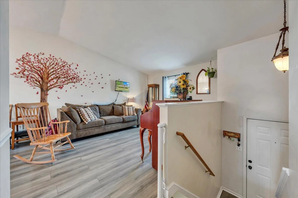157 Clubhouse DR - Photo 3