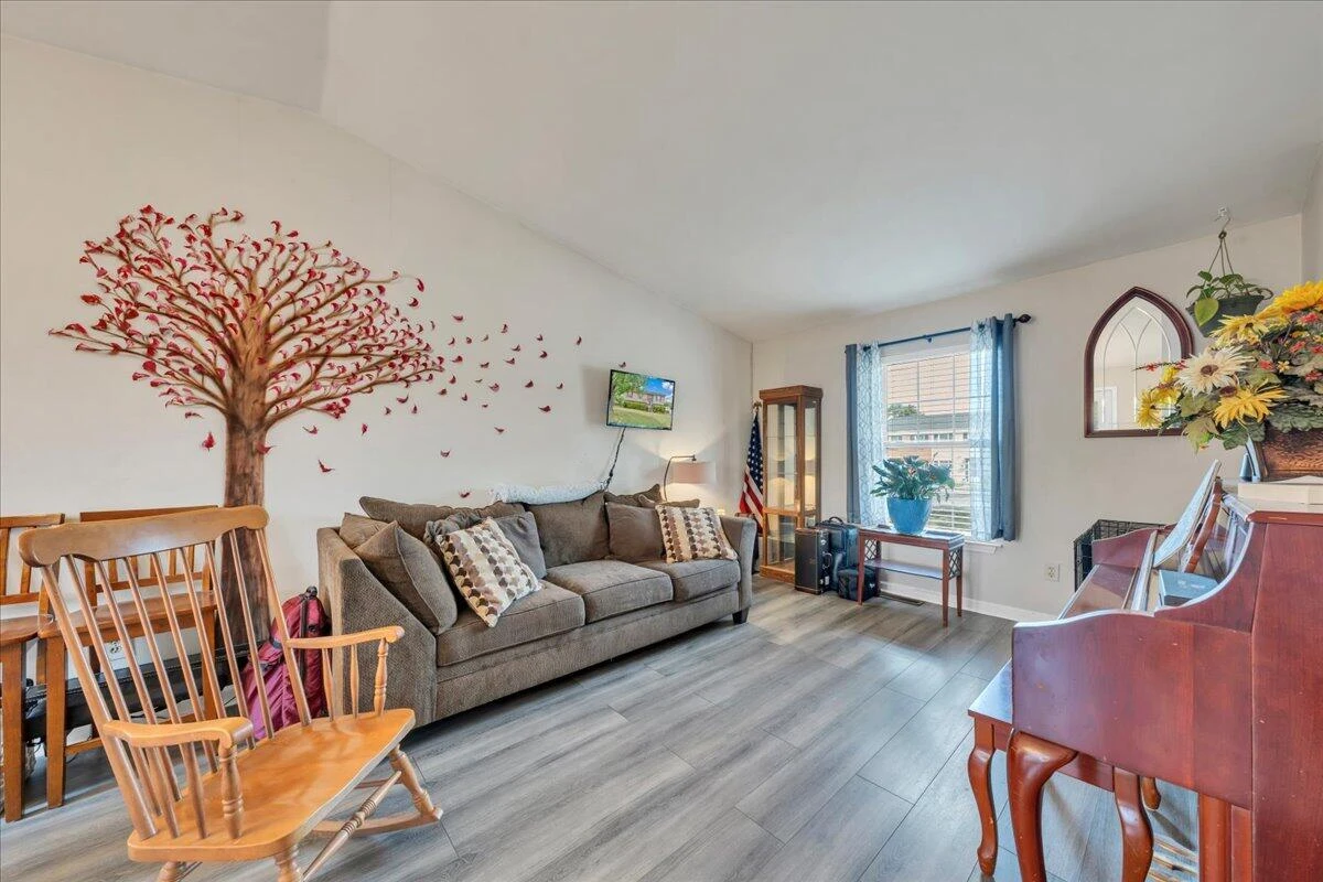 157 Clubhouse DR - Photo 4