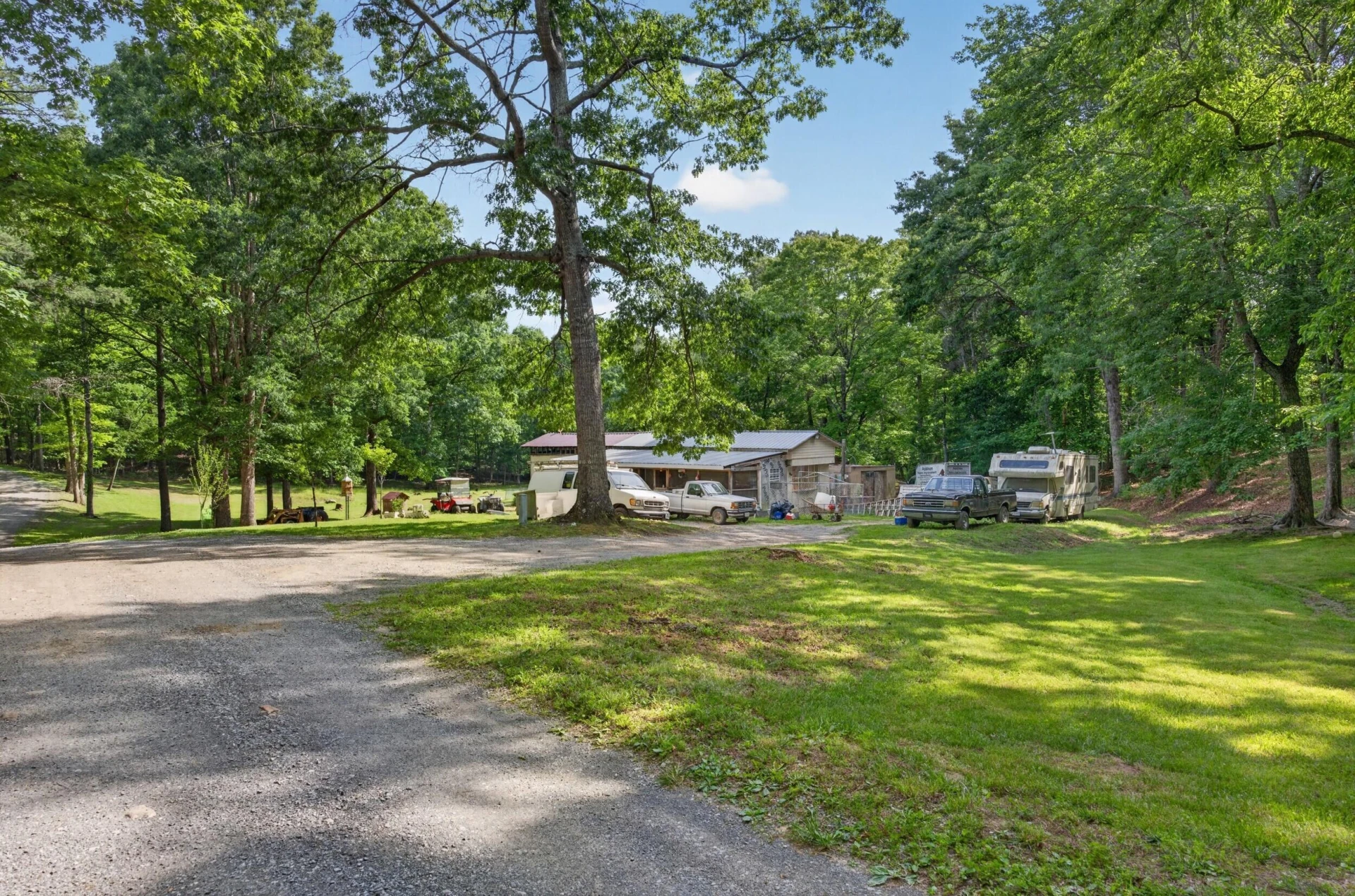 1086 Bugg Hollow LN - Photo 3