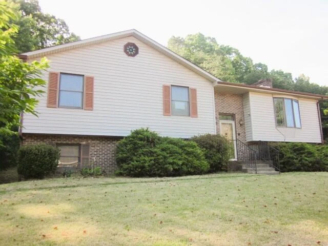163 FOX CHASE DR