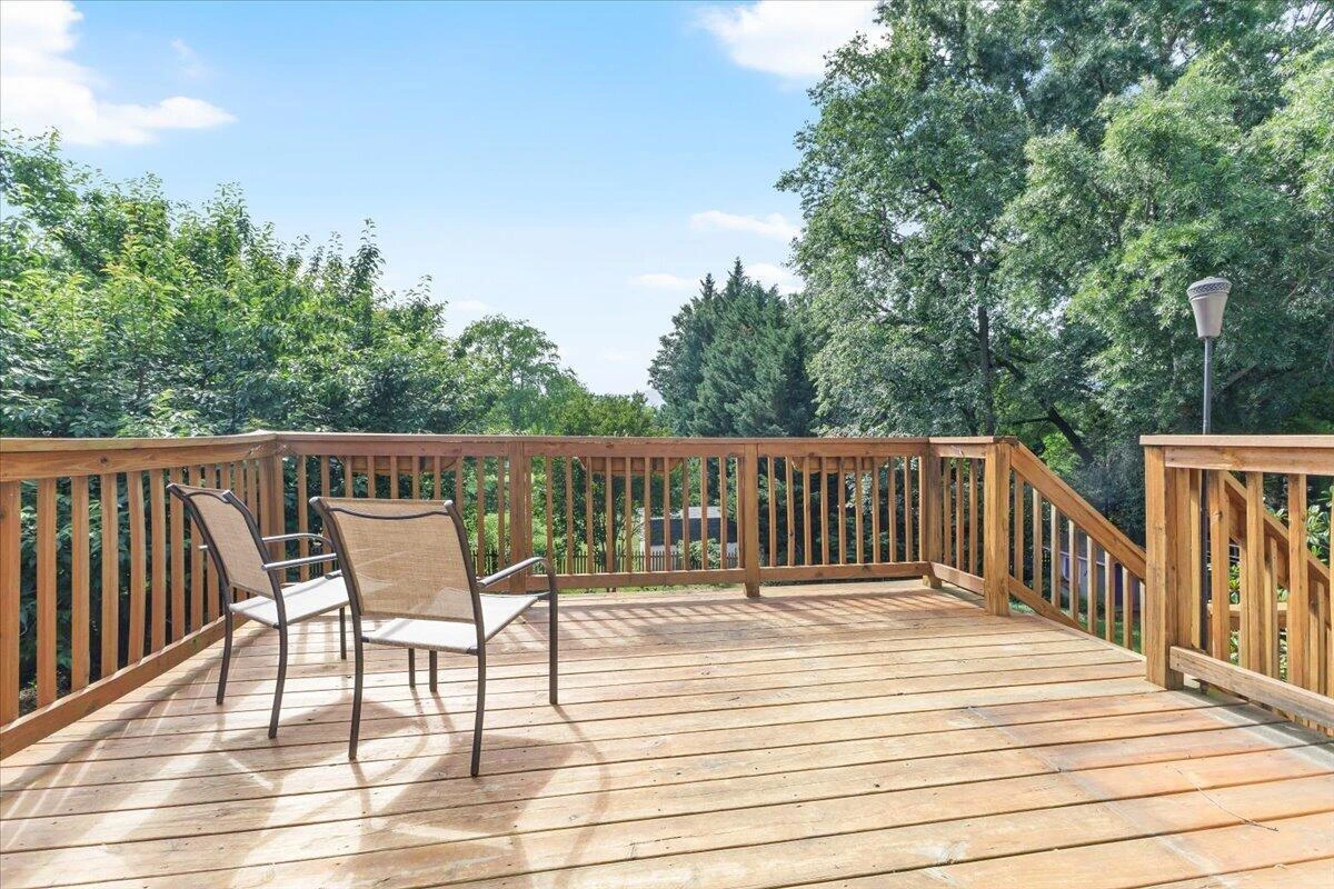 2105 Plum ST - Photo 10