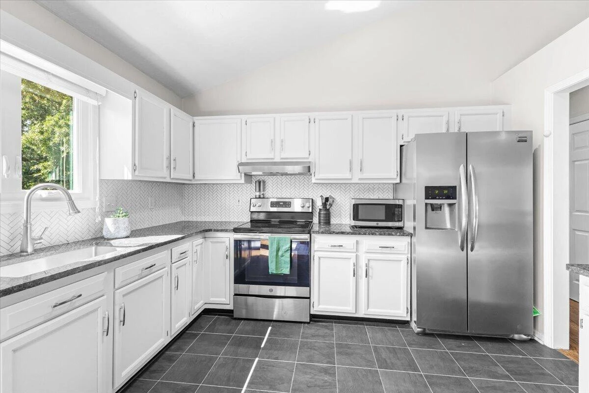 2105 Plum ST - Photo 12