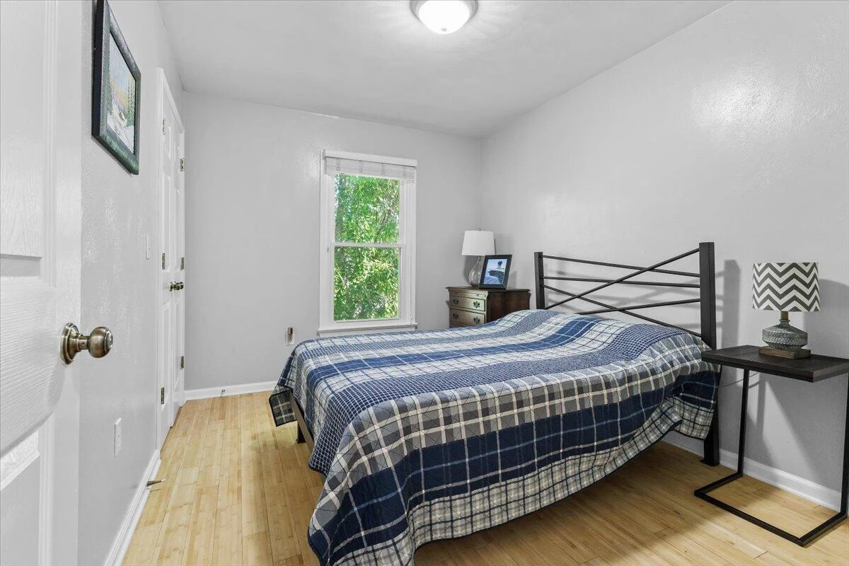 2105 Plum ST - Photo 18