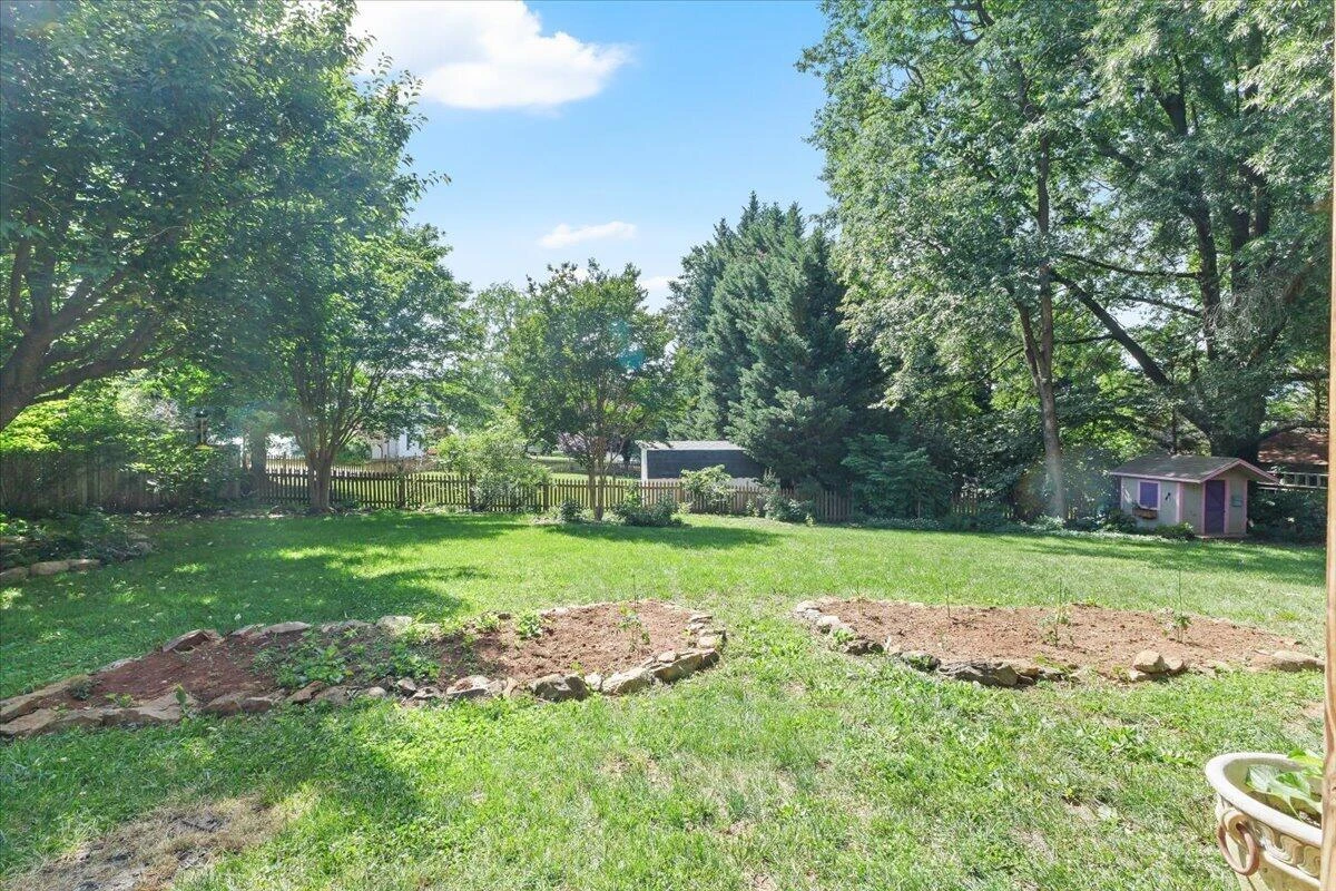 2105 Plum ST - Photo 29
