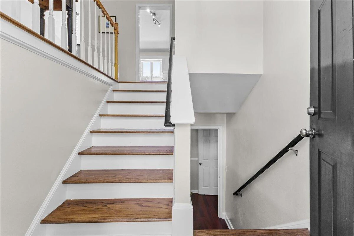 2105 Plum ST - Photo 4