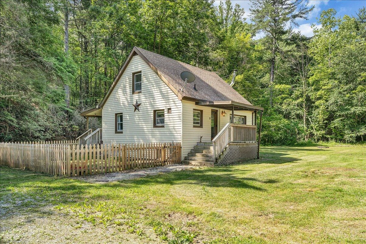 5774 Bradshaw RD
