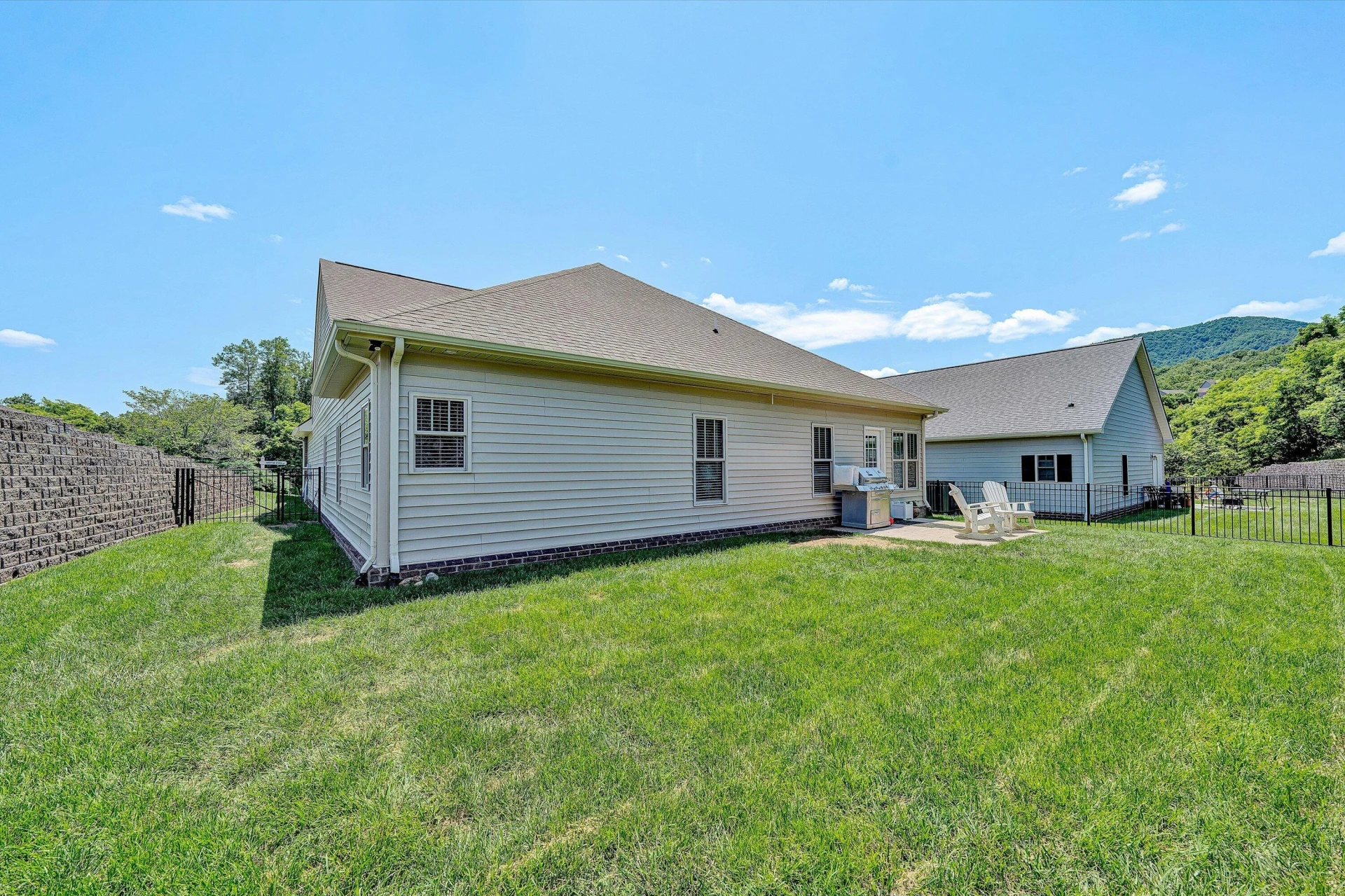 7005 Mountain Spring TRL - Photo 32