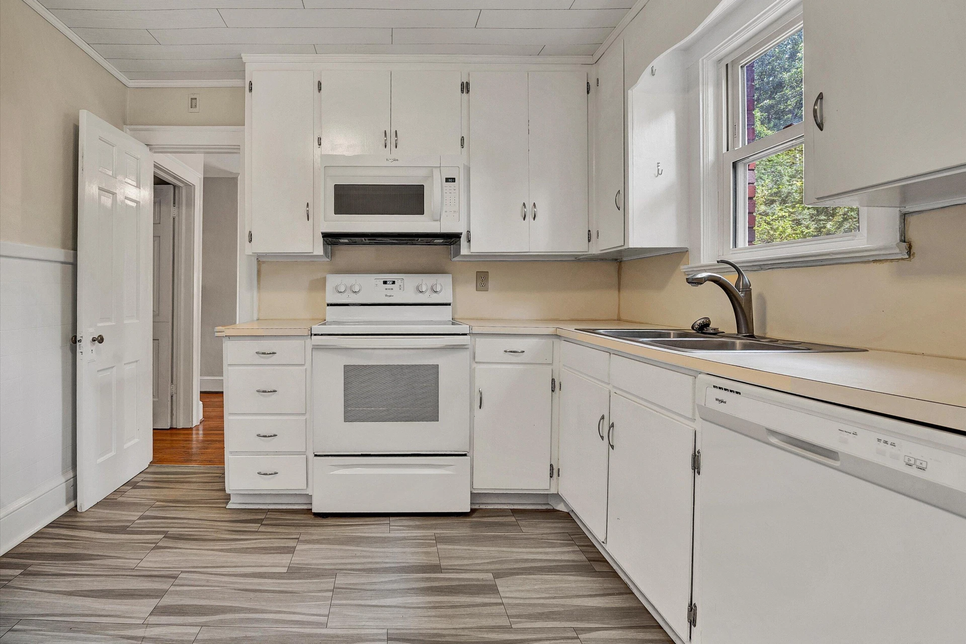 1668 Brandon AVE SW - Photo 22