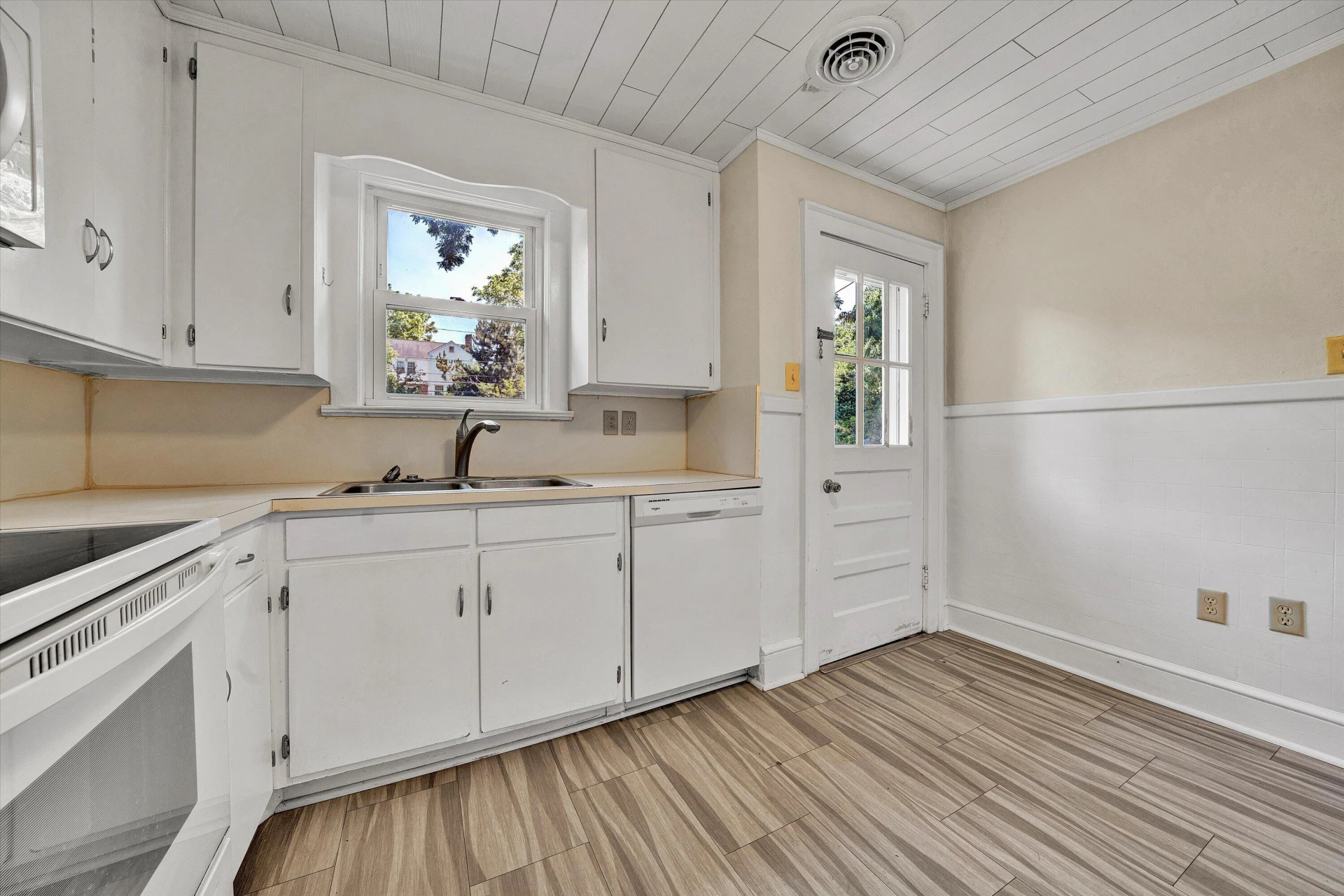 1668 Brandon AVE SW - Photo 23