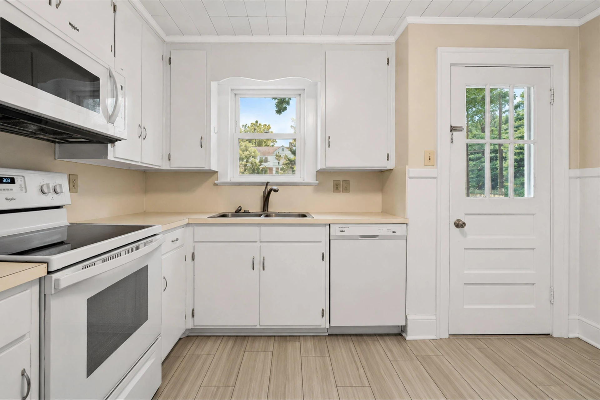 1668 Brandon AVE SW - Photo 24