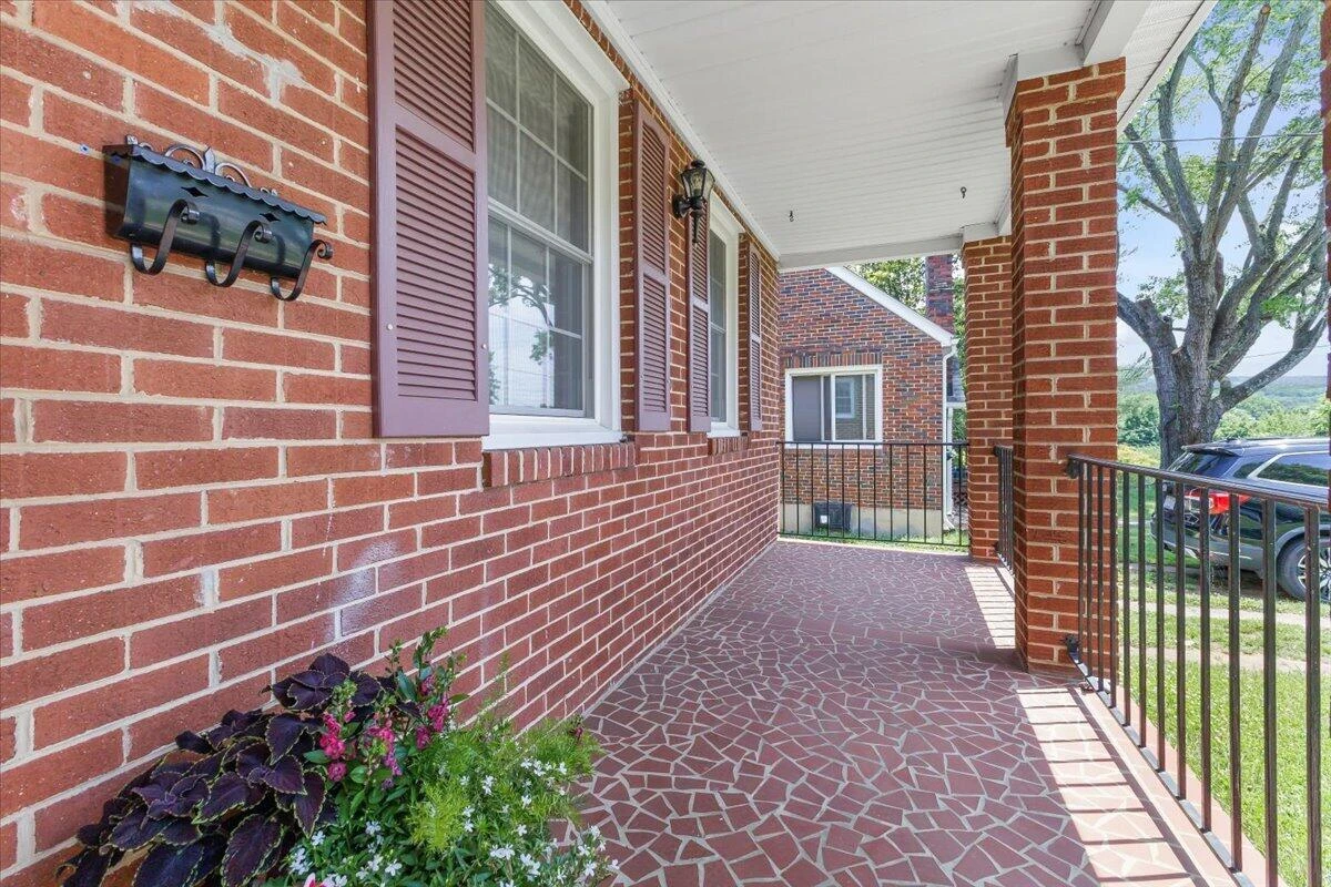2514 Weaver RD SW - Photo 3