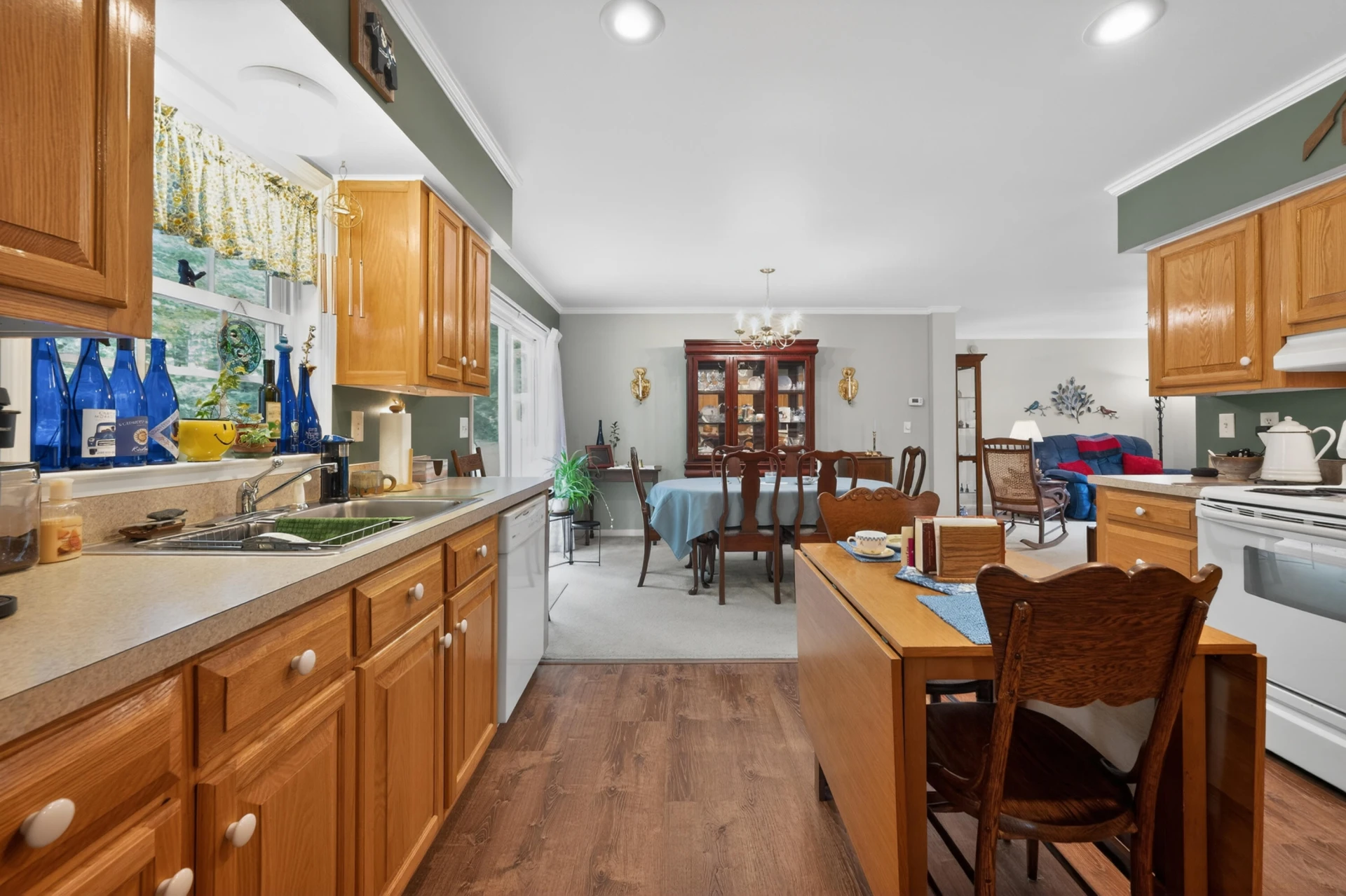 222 Greenwood LN SE - Photo 12