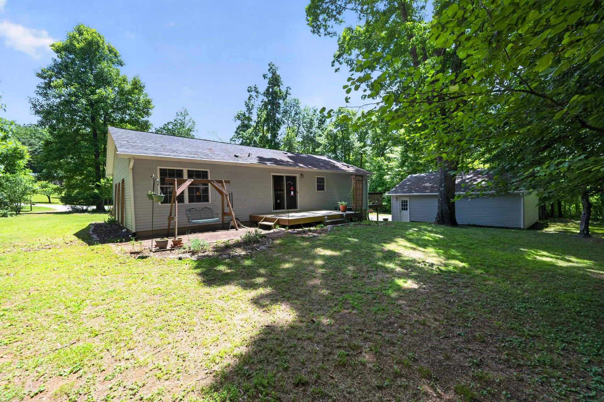 222 Greenwood LN SE - Photo 37