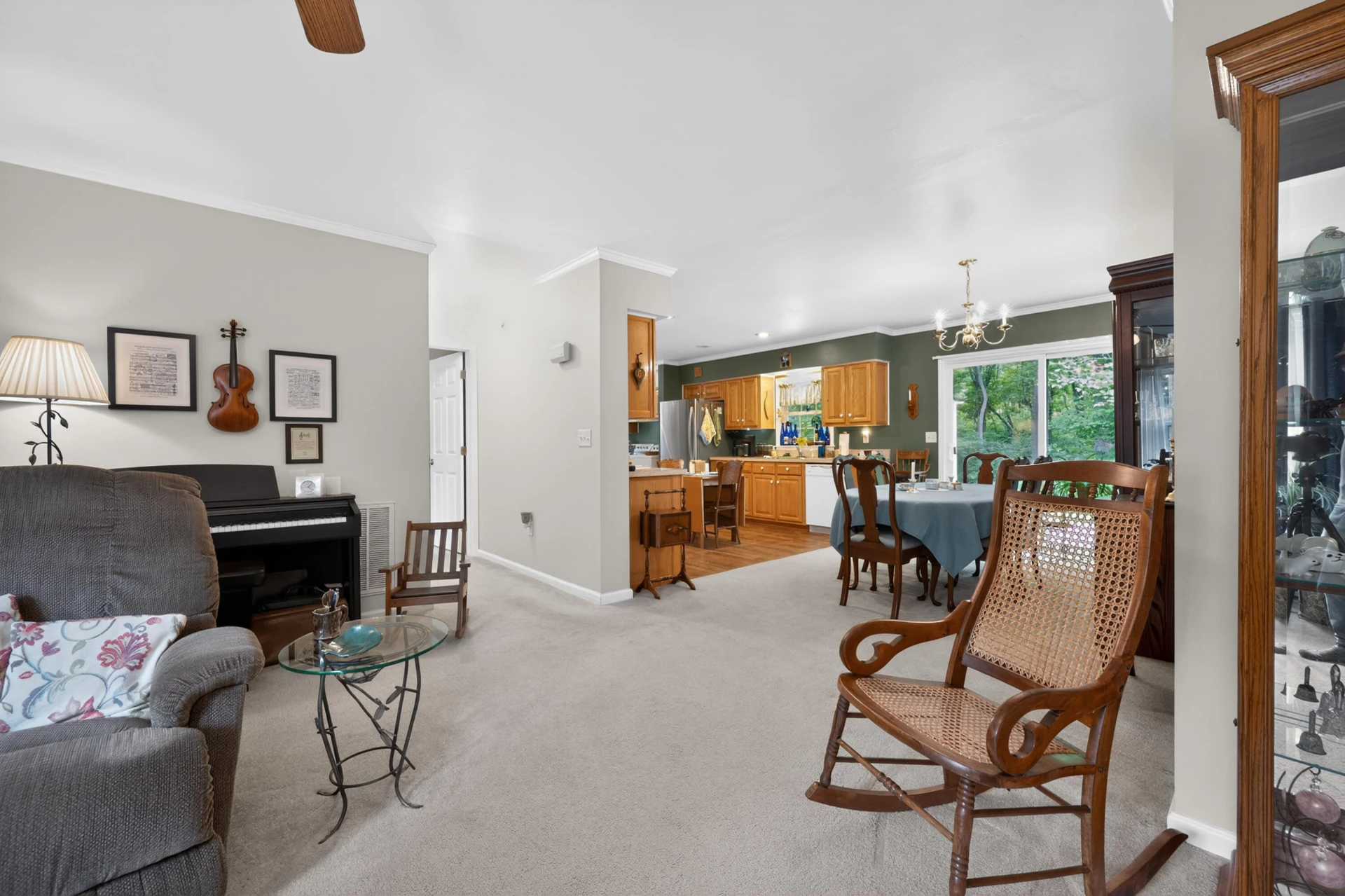 222 Greenwood LN SE - Photo 6