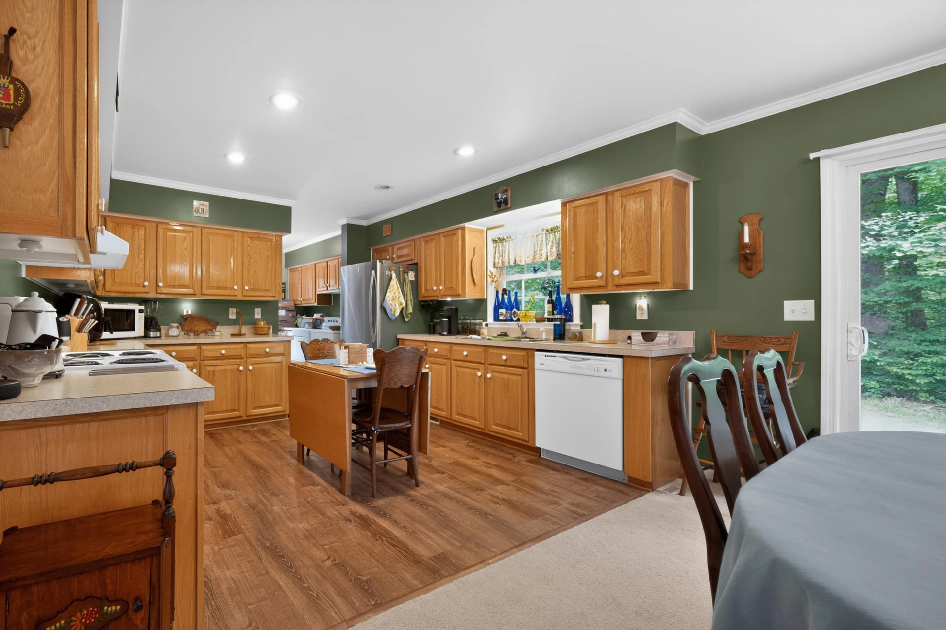 222 Greenwood LN SE - Photo 8