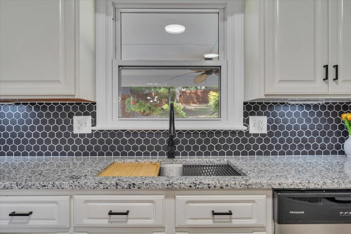 5227 N Garden LN - Photo 10