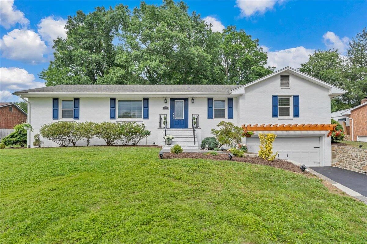 5227 N Garden LN - Photo 2