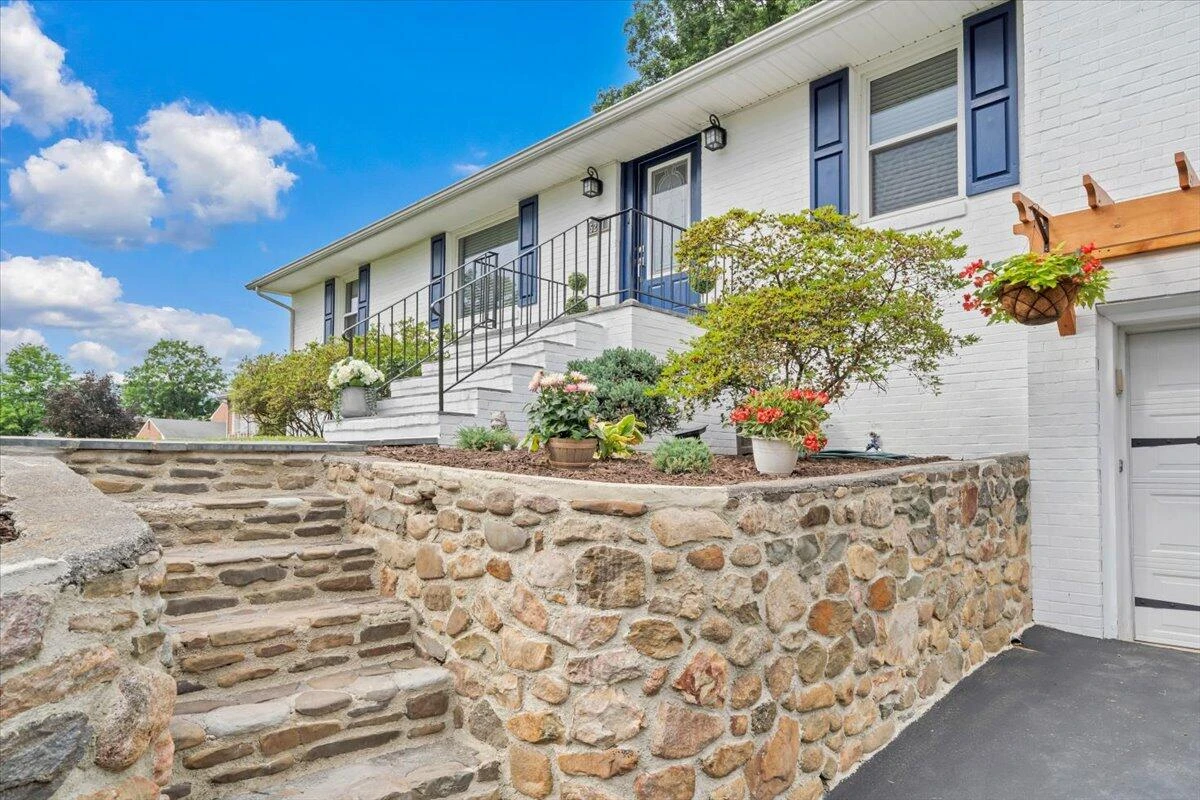 5227 N Garden LN - Photo 3