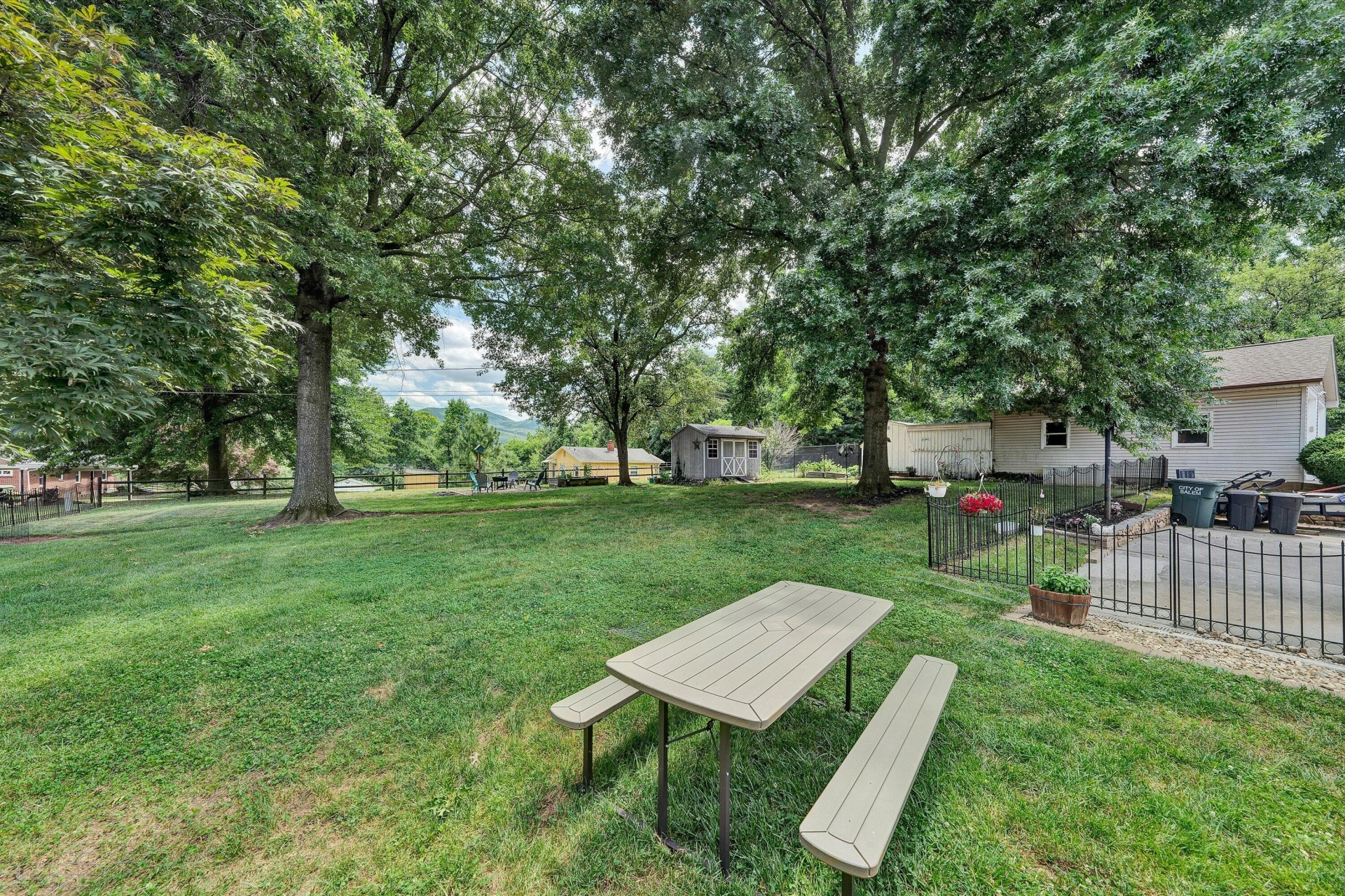 1614 Narcissus ST - Photo 6
