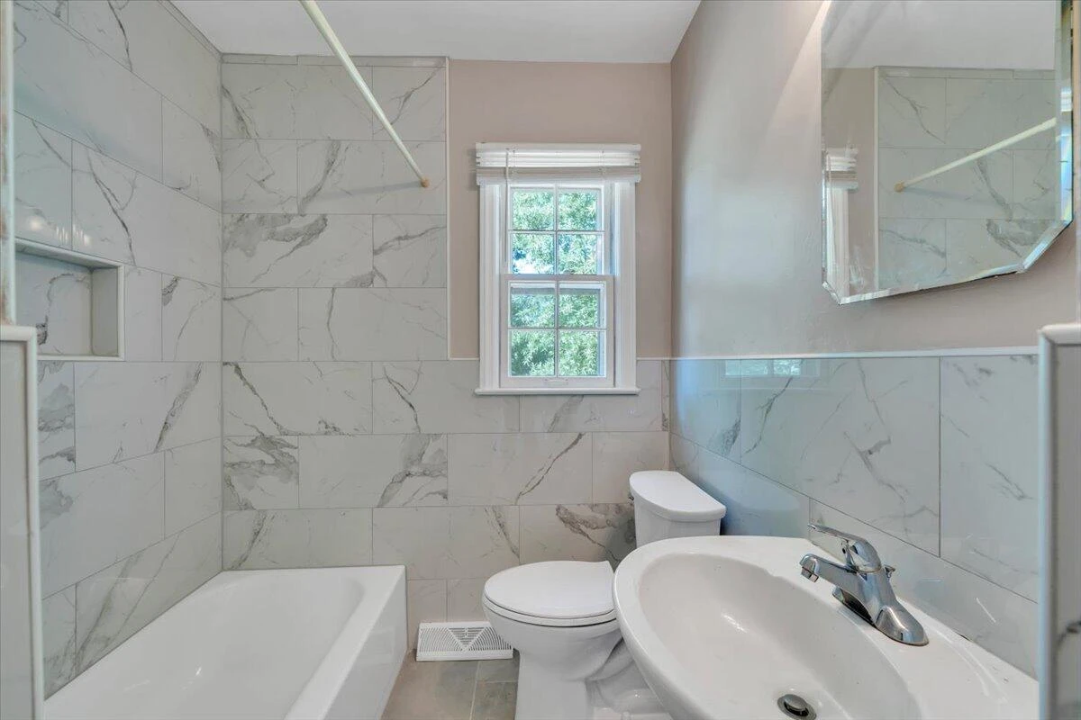 2462 Maiden LN SW - Photo 17
