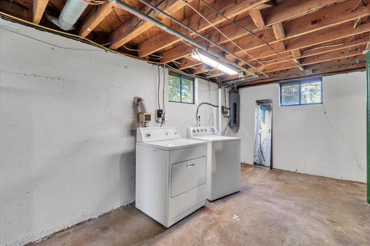 2462 Maiden LN SW - Photo 25