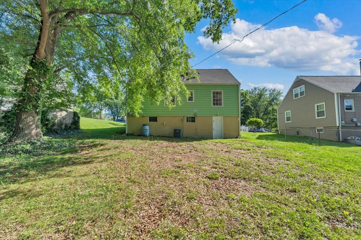 2462 Maiden LN SW - Photo 27