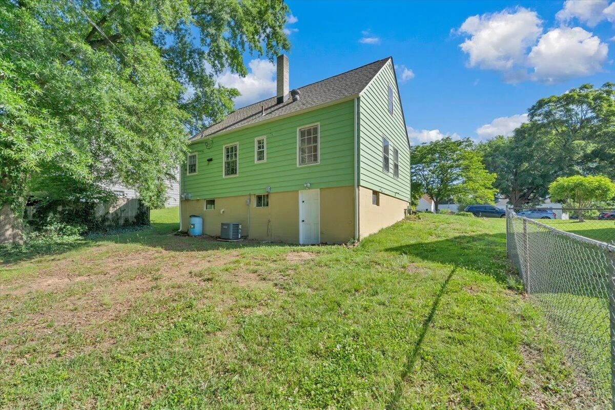 2462 Maiden LN SW - Photo 28