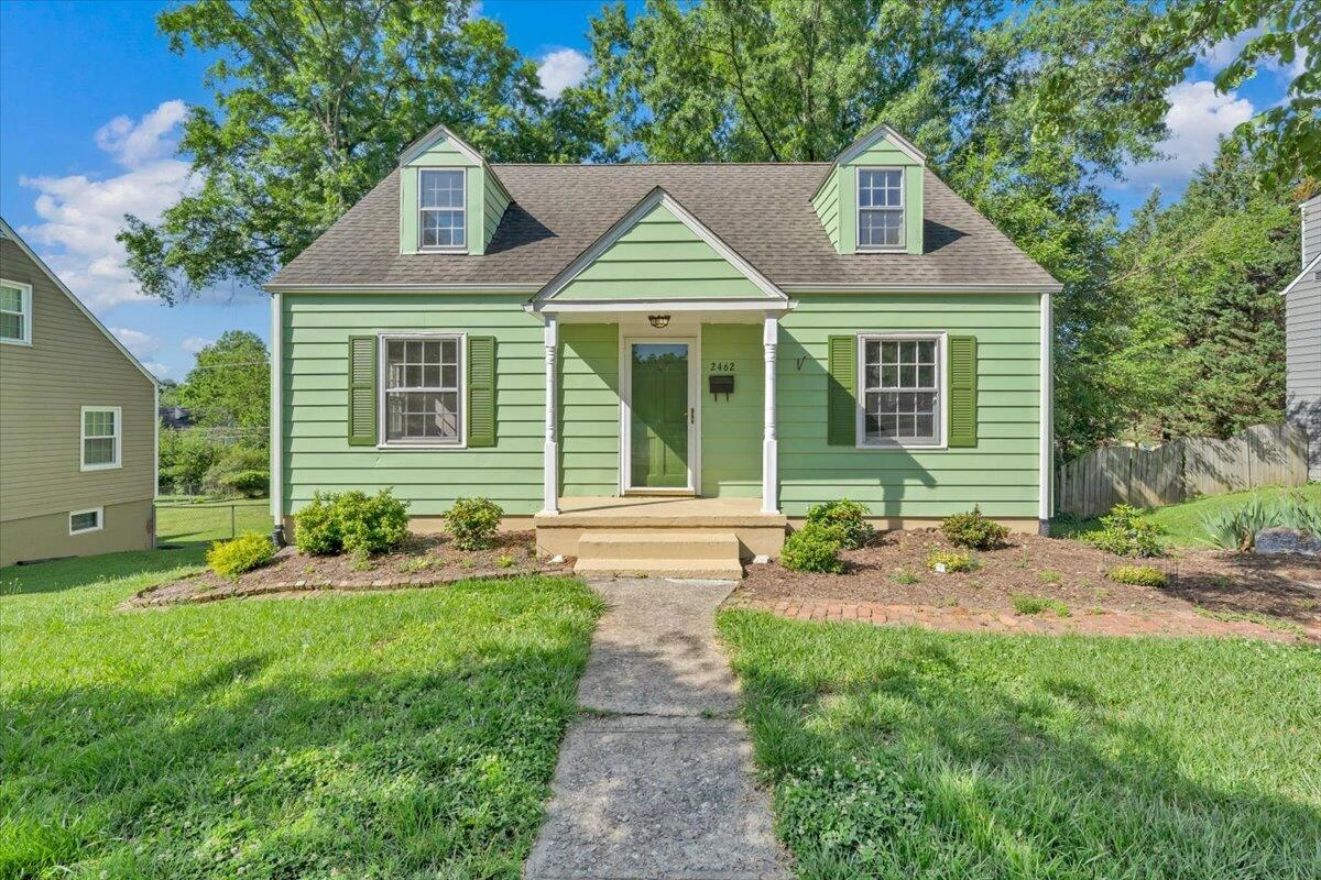 2462 Maiden LN SW - Photo 31