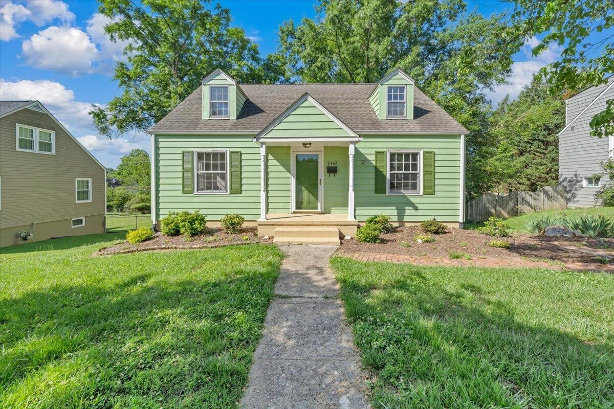 2462 Maiden LN SW - Photo 32