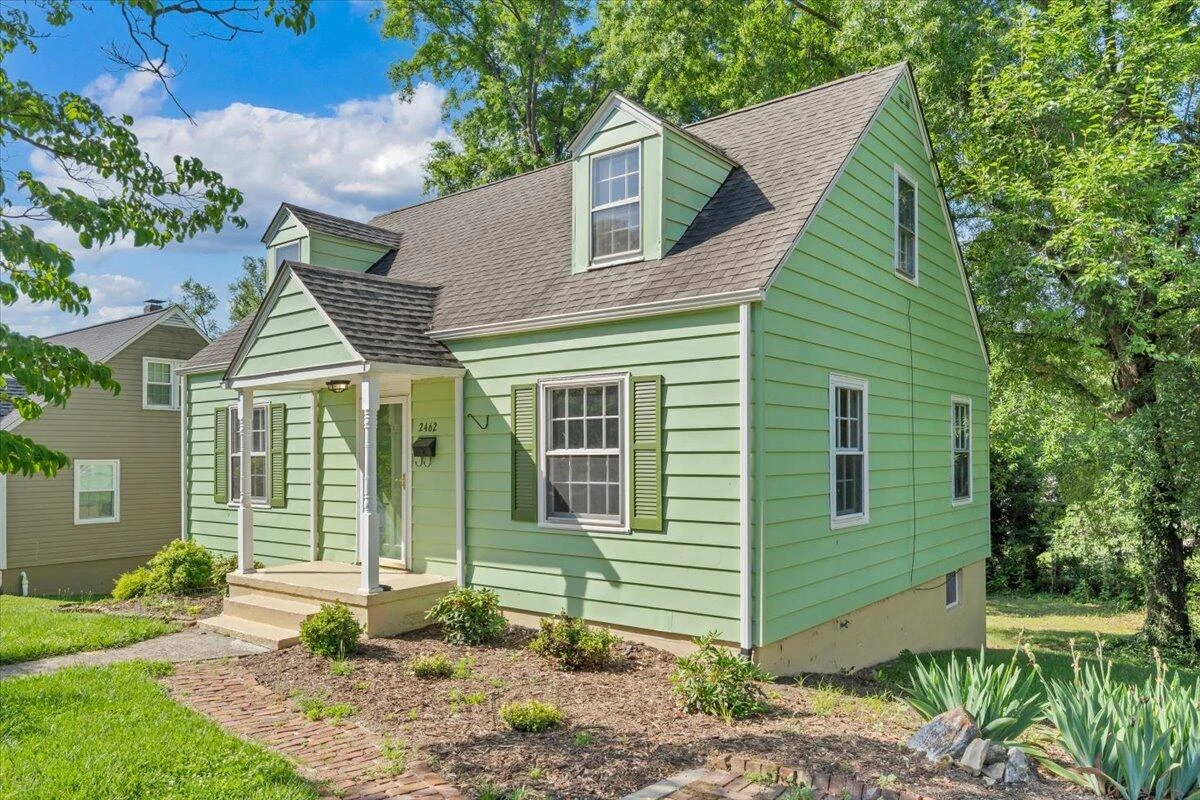 2462 Maiden LN SW - Photo 33
