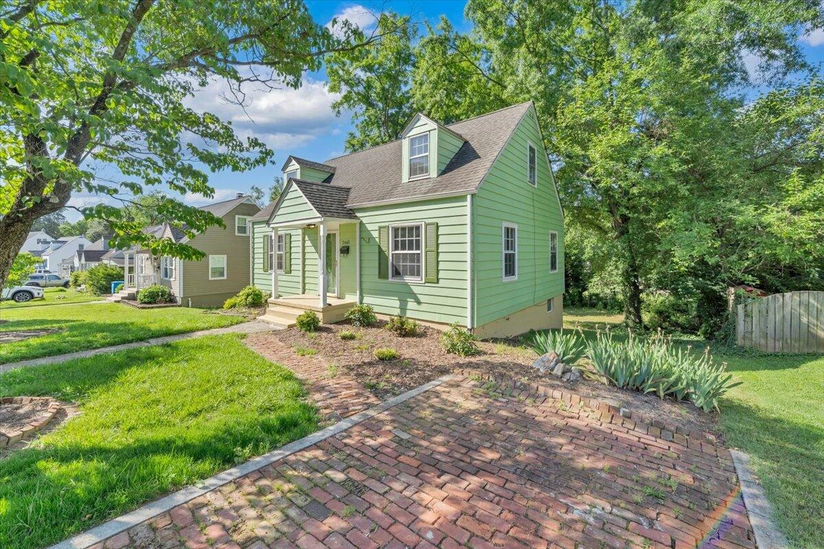 2462 Maiden LN SW - Photo 35