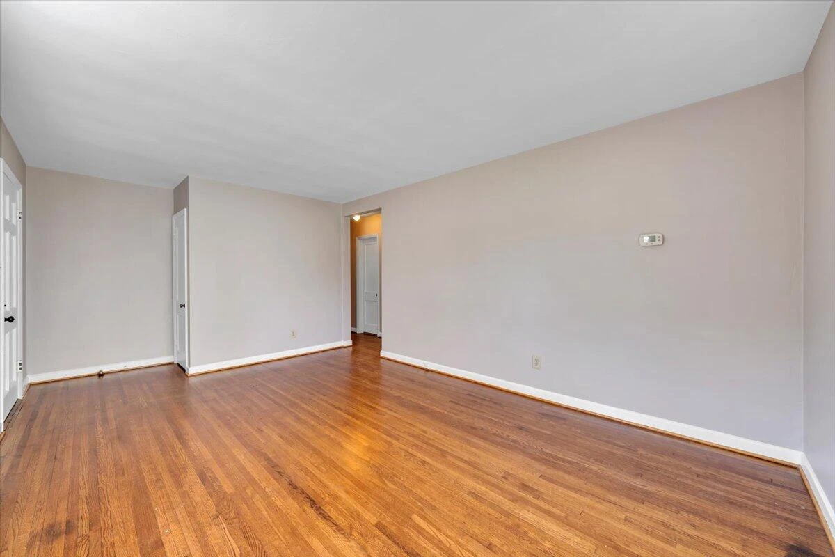 2462 Maiden LN SW - Photo 5
