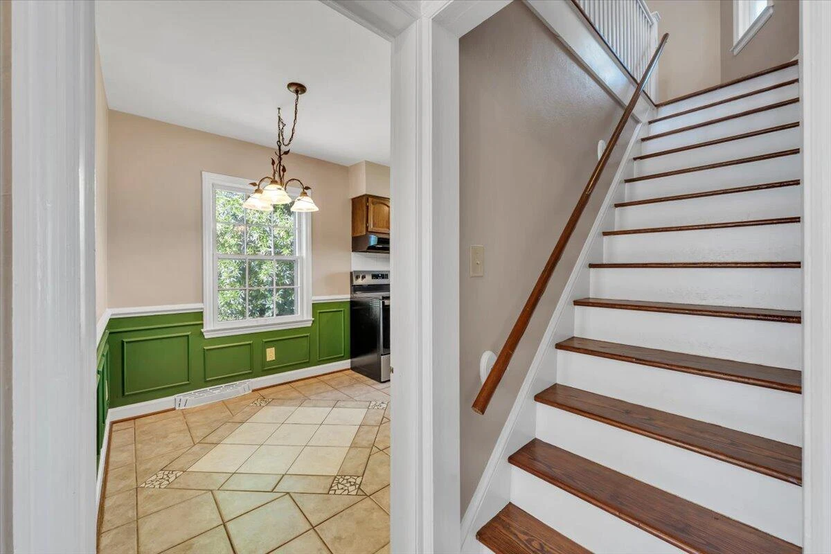 2462 Maiden LN SW - Photo 6