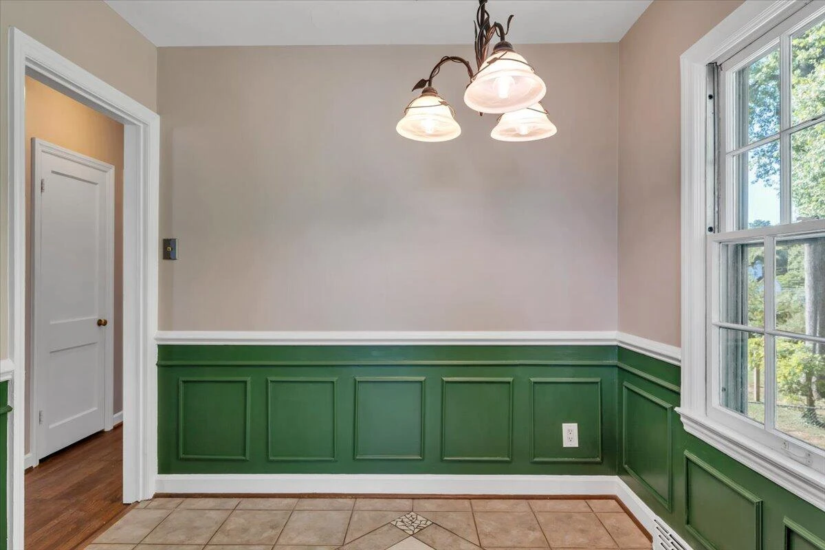 2462 Maiden LN SW - Photo 8