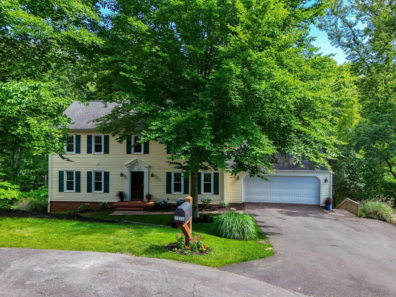 5526 Westbriar CT