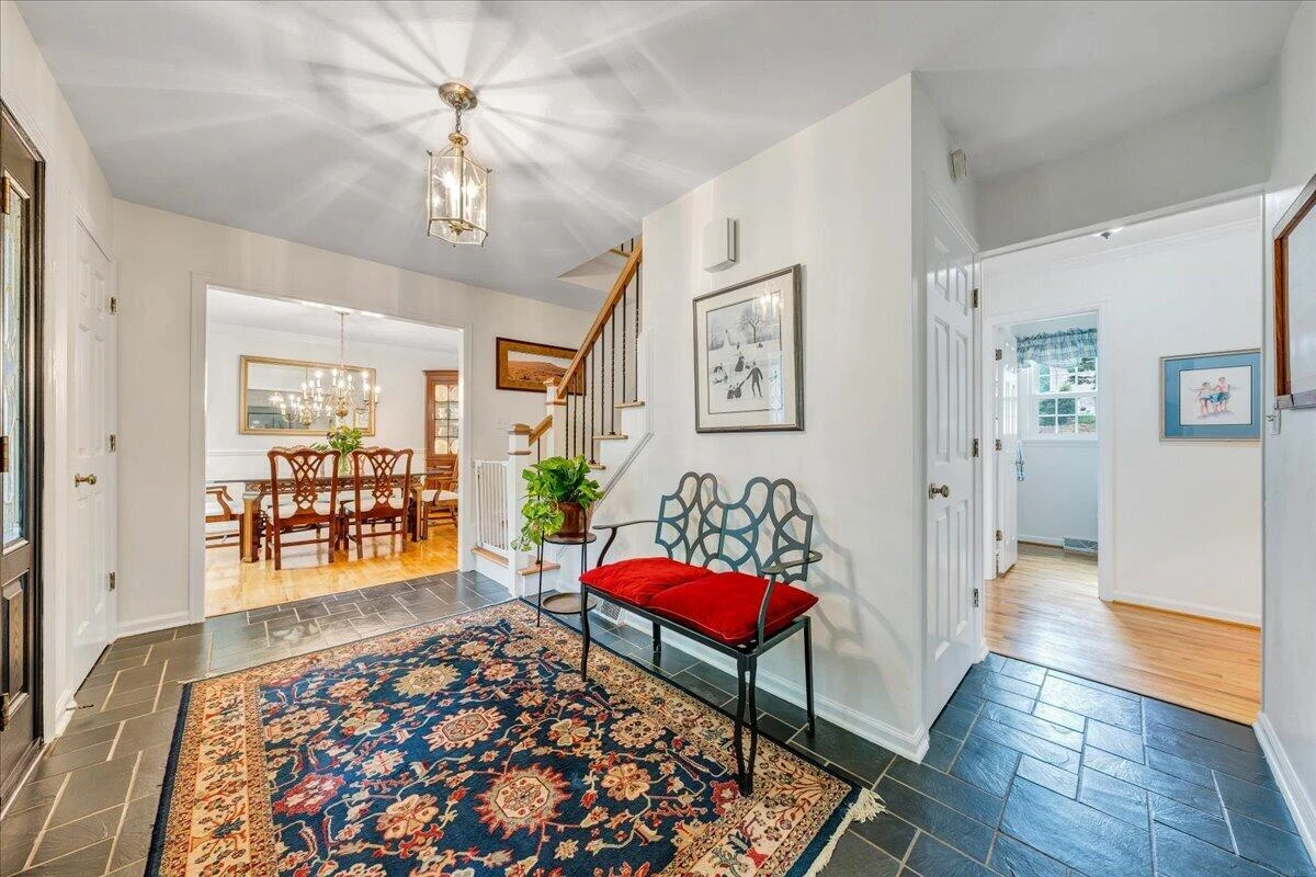 21 Queen Regent CT - Photo 3