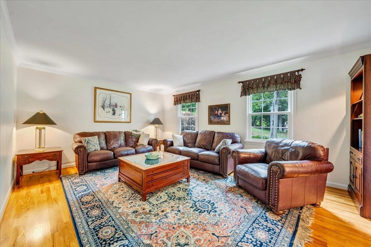 21 Queen Regent CT - Photo 6